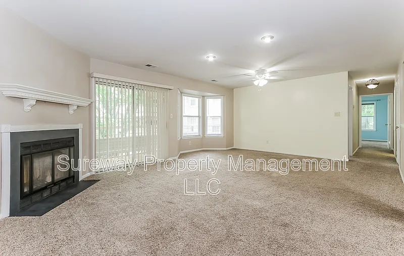 2 bed, 2.0 bath, 1138 sqft, $2,550 — Photo 2