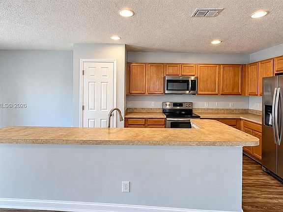 3rd image of 2501 Hassonite St