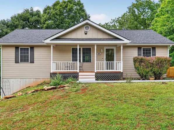 222 Holiday Ln, Lynchburg, VA 24504