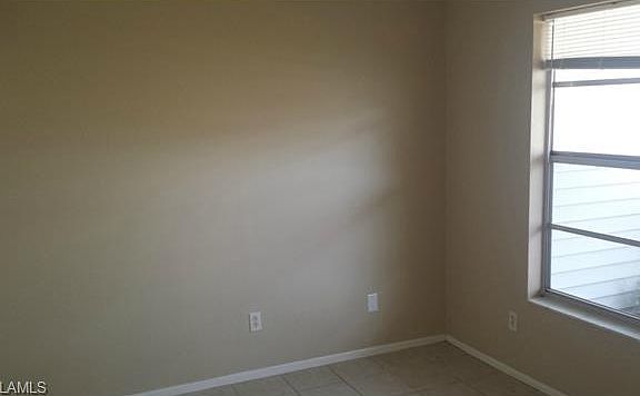 4th image of 128 SE 12th Ter APT 2