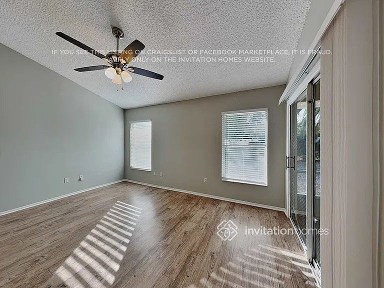 1006 Henson Ct — Photo 10