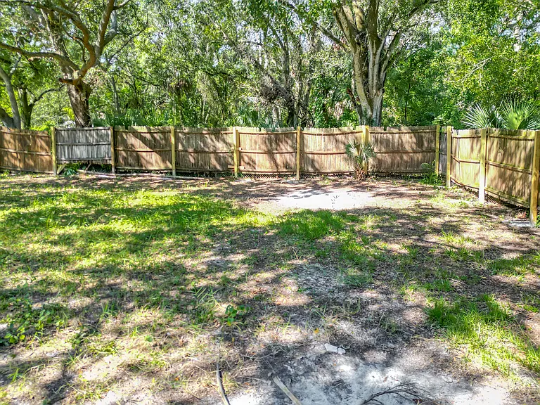 6920 Delano Ave — Photo 37