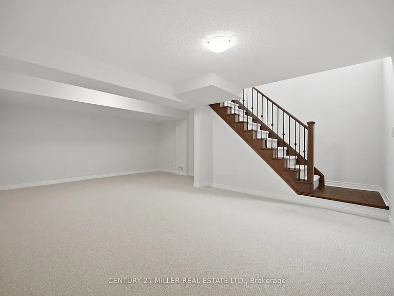 2455 Village Cmn — Photo 38