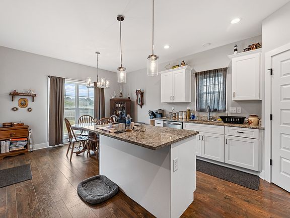 2nd image of 523 Brookside Dr