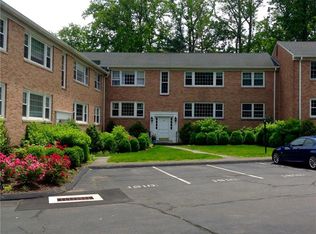 161 Heritage Hill Rd APT B, New Canaan, CT 06840