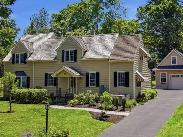 57 Lincoln Ave, Lambertville City, NJ 08530