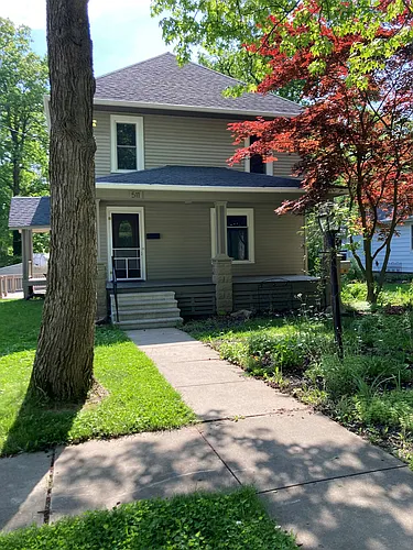 511 S Oakwood St Photo 1