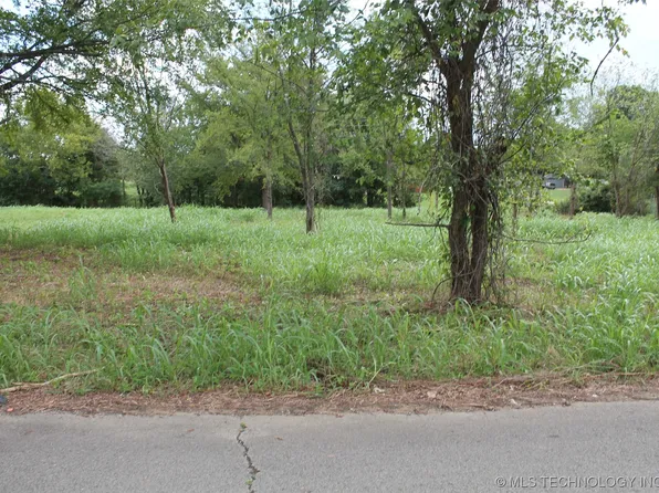 Choctaw Dr, Eufaula, OK 74432