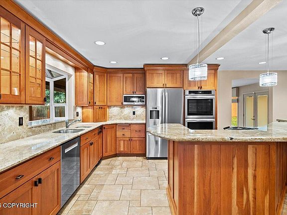 2nd image of 2084 Arlington Dr N