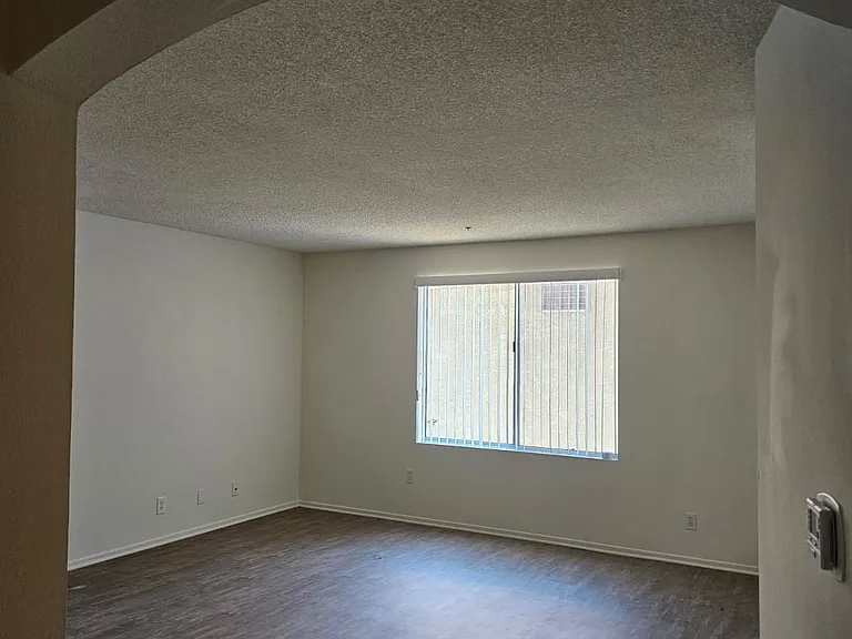 6450 Mammoth Ave #101 — Photo 13