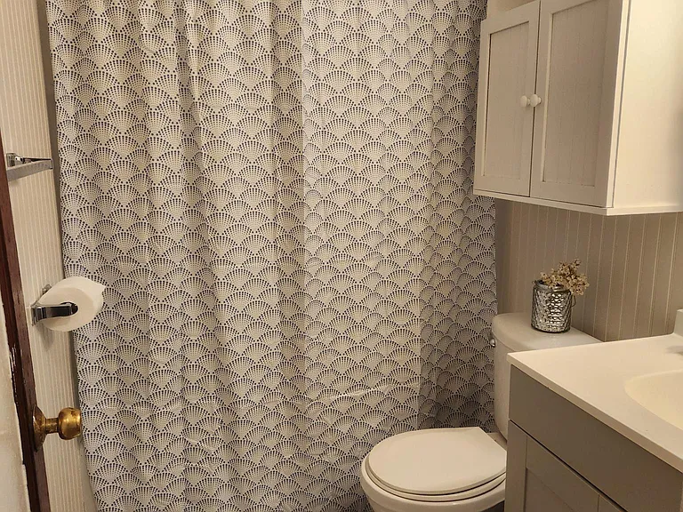 422 N Saint Paul St — Photo 13