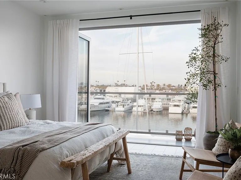 2230 Newport Blvd #301 — Photo 10