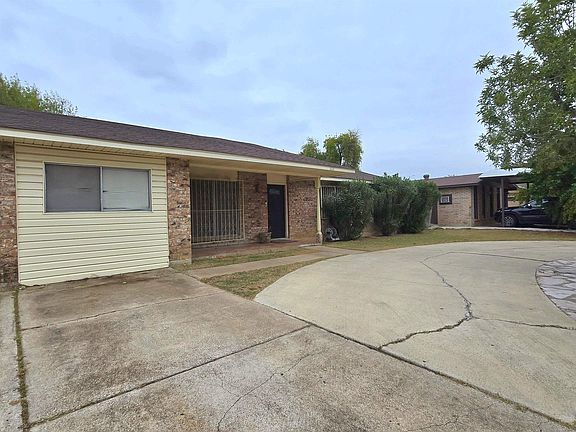5th image of 222 Esperanza Dr
