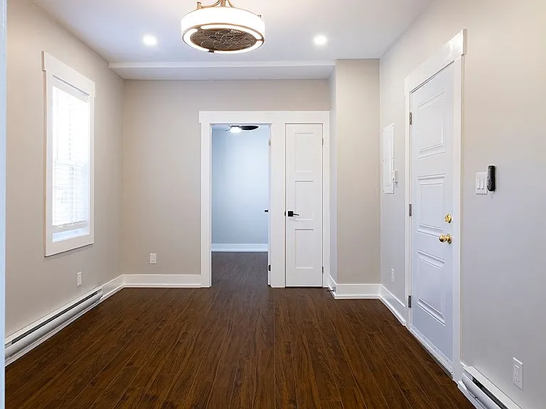 14 Queen St #2 — Photo 14