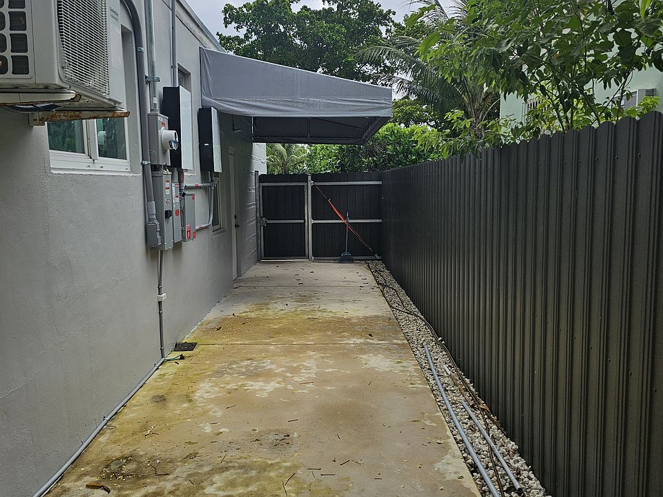 1st image of 1625 NE 159th St