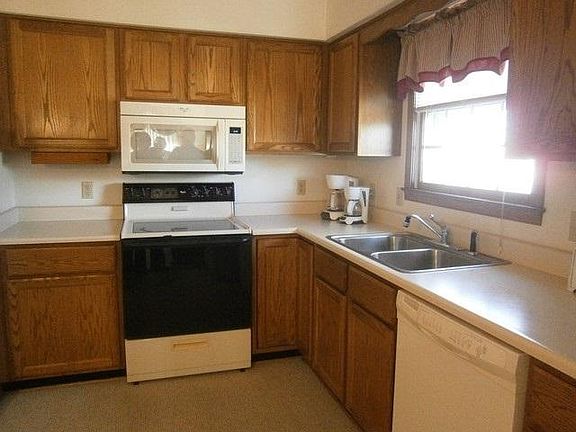 4th image of 2531 N Lexington Dr #1