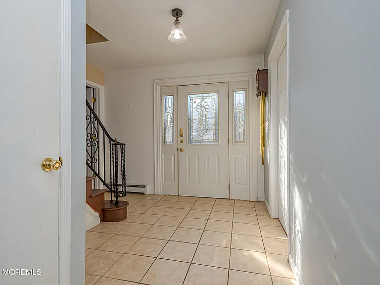 878 Green Valley Rd — Photo 2