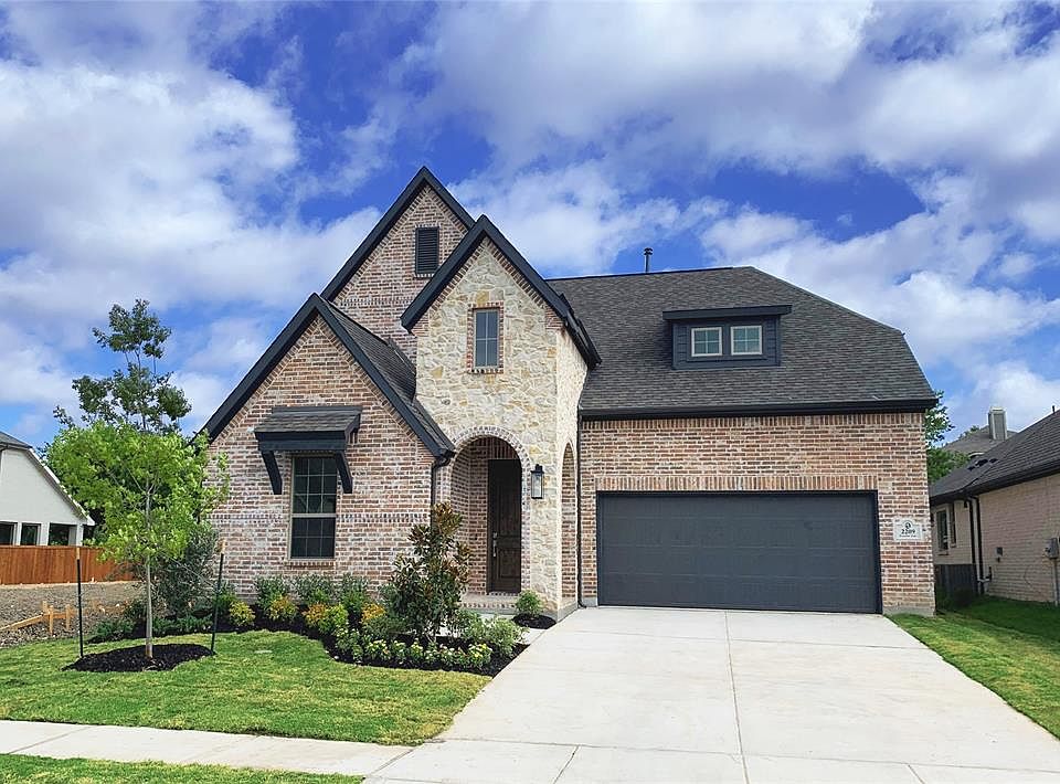 1st image of 2209 Leslie Ln