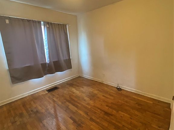 5th image of 3625 15th Avenue S