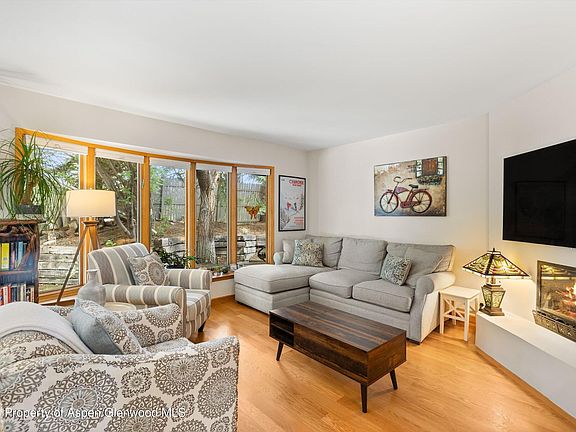 4th image of 564 Grace Dr