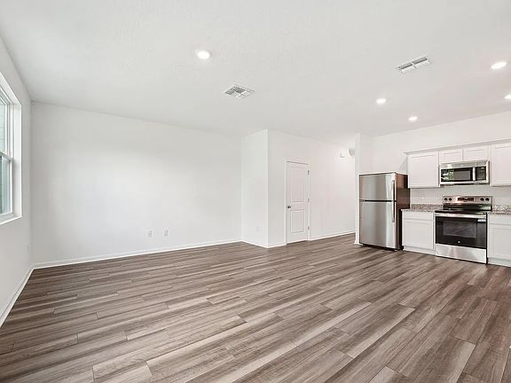 3rd image of 143 Cotton Leaf Blvd