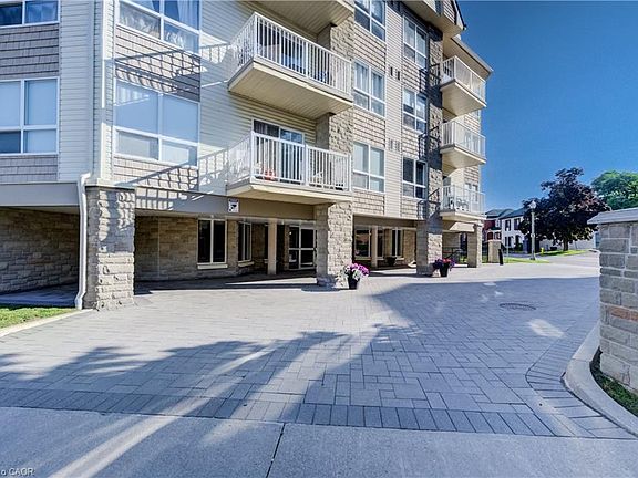 3rd image of 8 Harris St #118