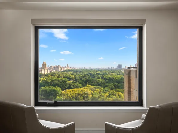 160 Central Park South image 2 of 13