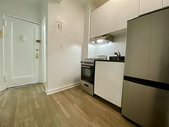 2nd image of 343 W 21st St APT 3C