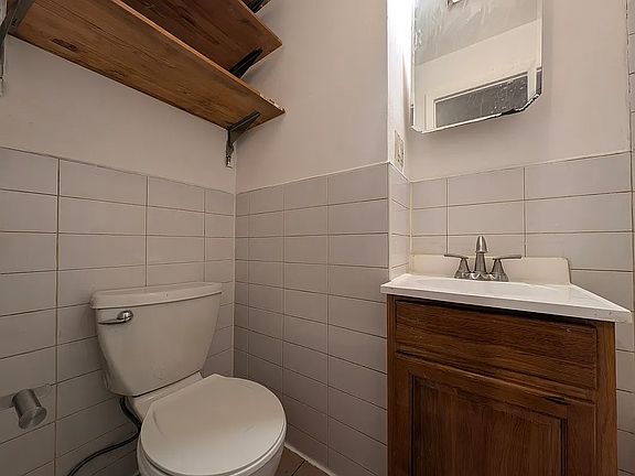 5th image of 100 Clinton St #2