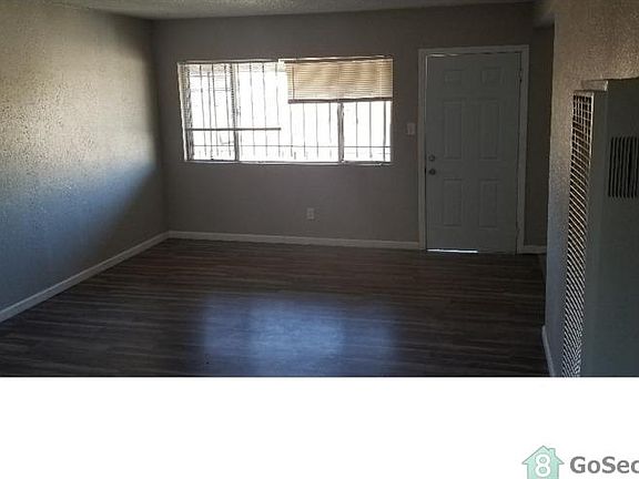 3rd image of 1037 W 108th St APT 4