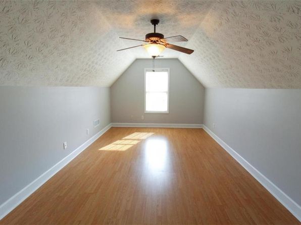 172 Lakeview Dr, Newborn, GA 30056