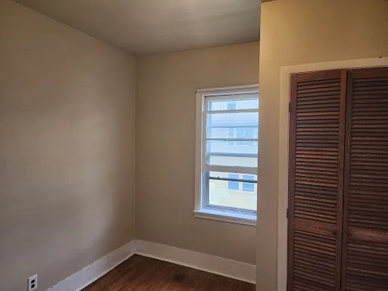 151 Center St — Photo 3