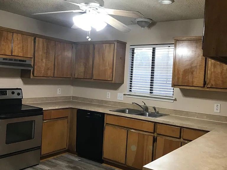 7109 Fort Collins Dr — Photo 11