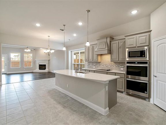 4th image of 608 Washington Ave