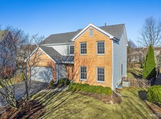 39W680 Harvey Sq, Geneva, IL 60134