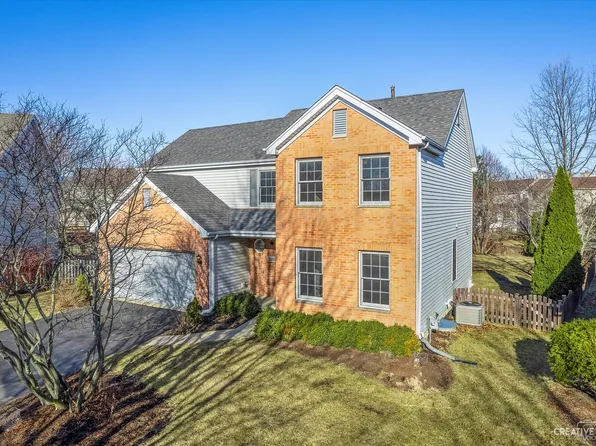 39W680 Harvey Sq, Geneva, IL 60134