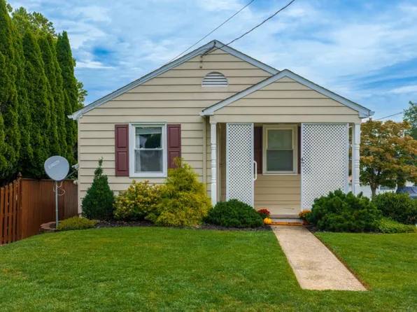47 S Colonial Ave, Westminster, MD 21157