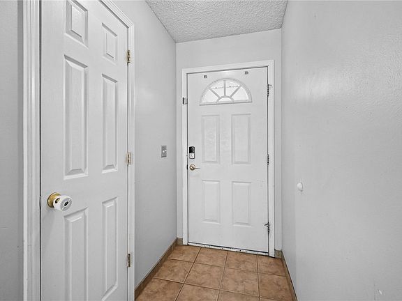 5th image of 106 Wilson St
