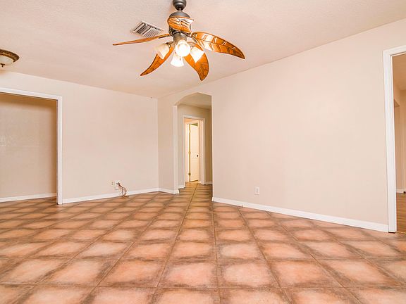 4th image of 420 Poinsettia Ave