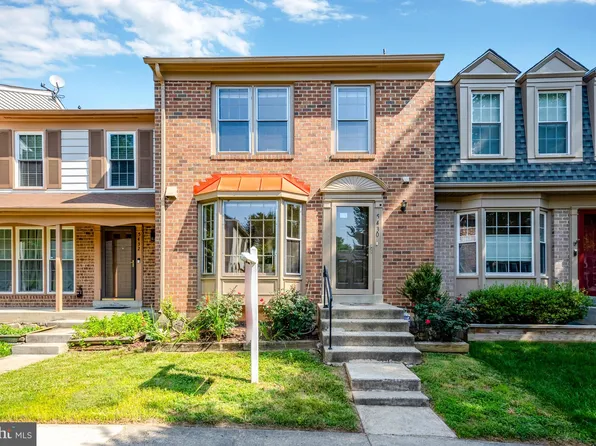 5430 New London Park Dr, Fairfax, VA 22032