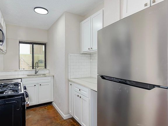 2nd image of 5321 Savoy Ct