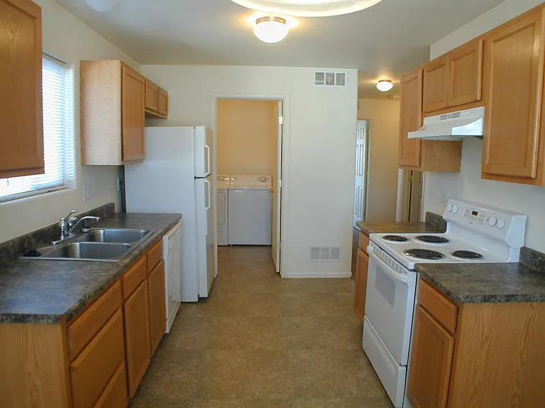 308 Snyder Ave — Photo 4