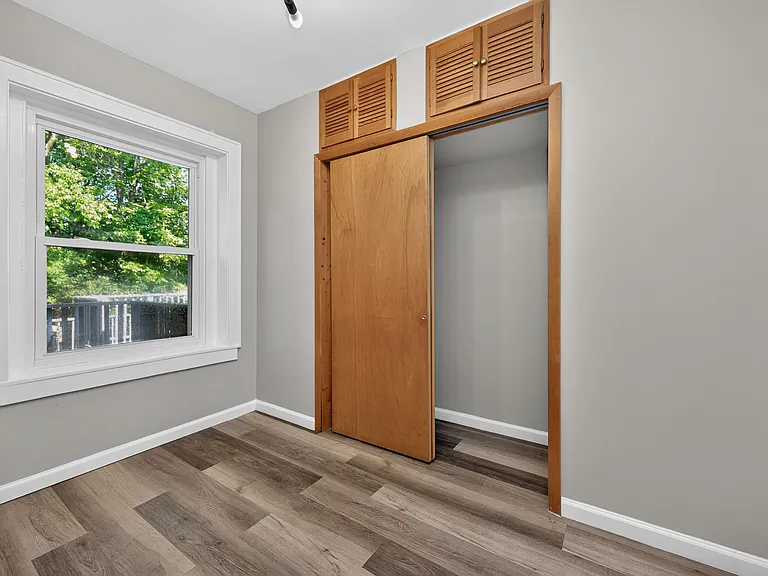 904 Locust Corner Rd — Photo 16