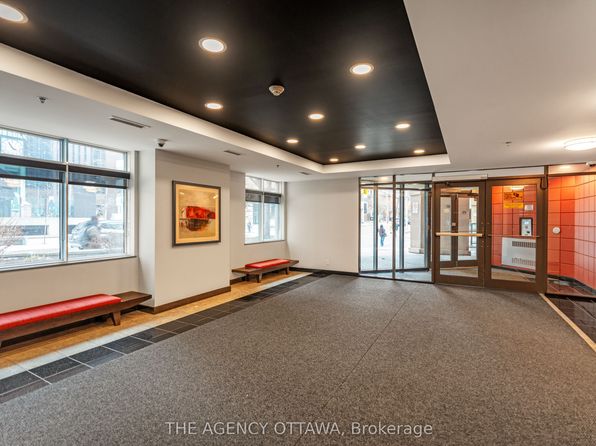 445 Laurier Ave W #1403, Ottawa, ON K1N 6P4