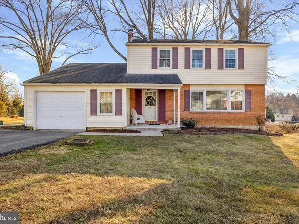 2228 Lancashire Dr, Wilmington, DE 19810