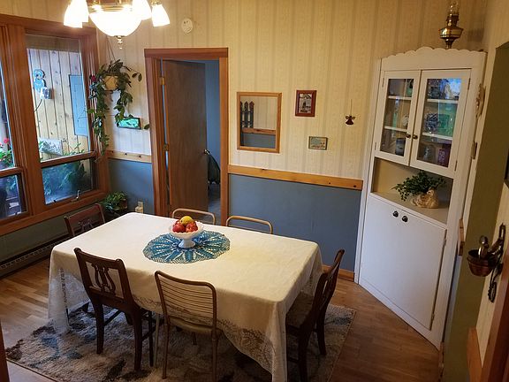 Dining room(fr;o;m kitchen)