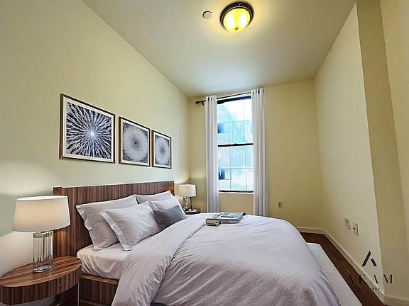3rd image of 261 W 126th St #1A
