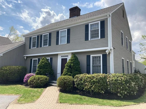 5 Prentiss Pl, Medfield, MA 02052
