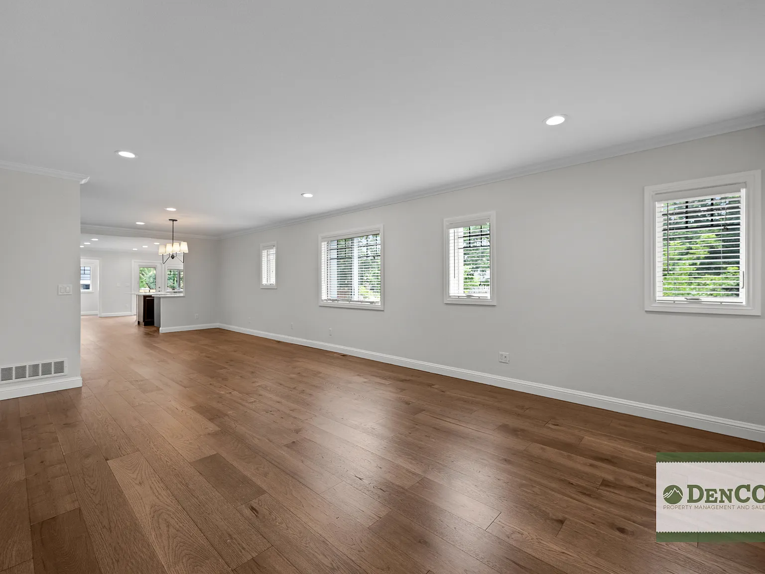 4 bed, 4848 sqft, $5,700 — Photo 4