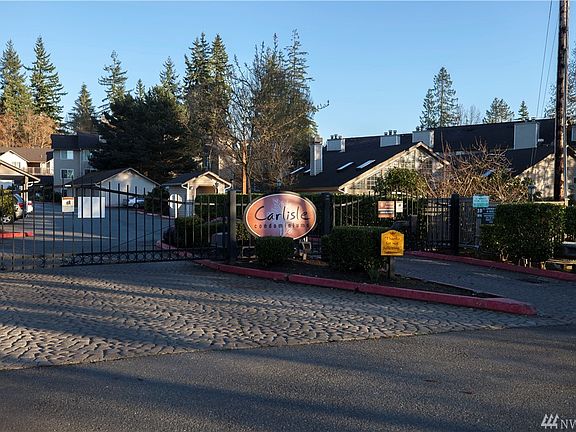 Welcome home! Minutes to Boeing, Mukilteo Beaches, Interstate 5, and situated in the Mukilteo school district.